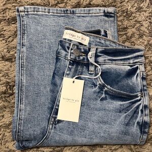 bridge by gly High-Rise Straight Leg Jeans in Light Blue Wash